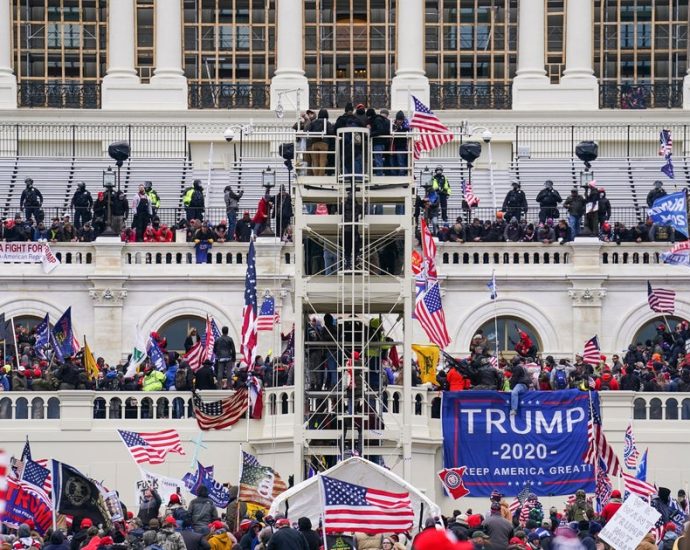 capitol-rioters-clamor-for-payouts-from-the-traitor’s-new-‘anti-weaponization’-fund-despite-backlash