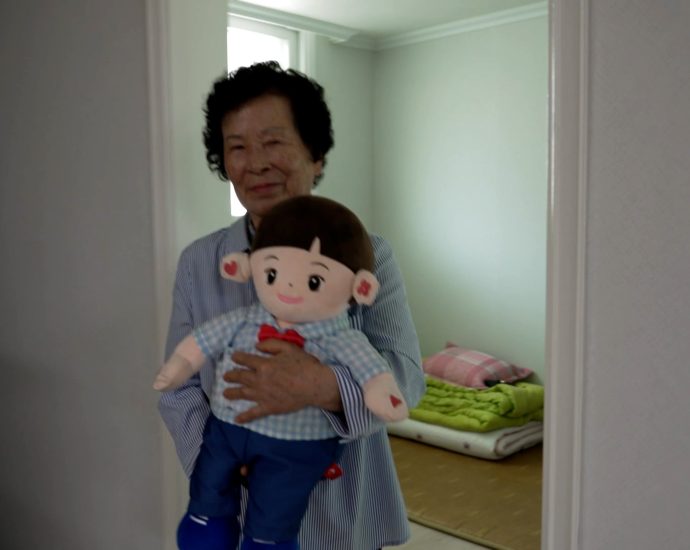 can-ai-cure-loneliness?-south-korea’s-robot-companions-for-seniors