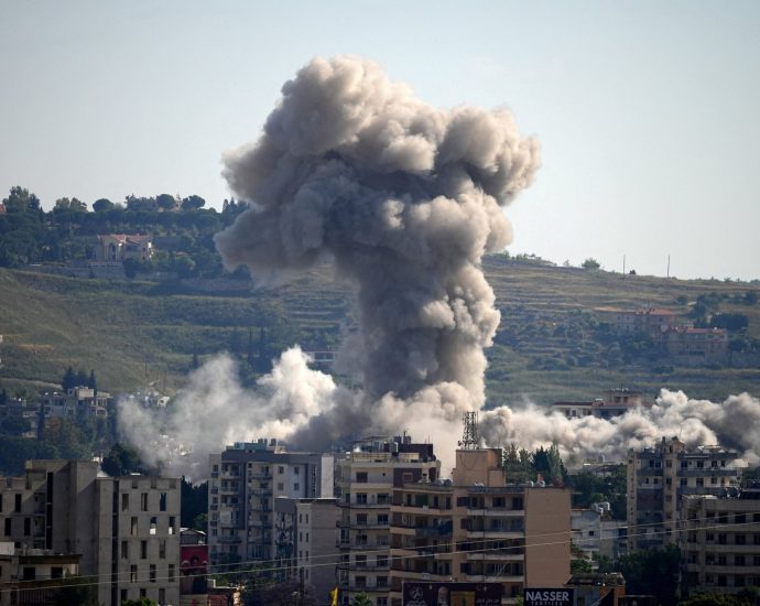 iran-war-live:-israel’s-expanding-invasion-of-lebanon-draws-global-alarm