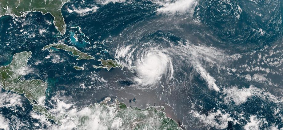 a-below-normal-hurricane-season-starts-monday.-it’s-still-important-to-prepare