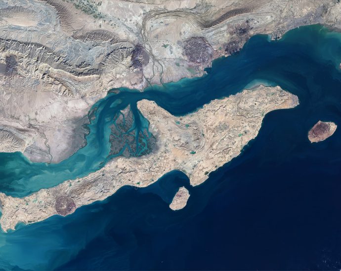 us.-says-it-struck-iranian-drone-and-radar-sites,-as-iran-claims-attack-on-air-base