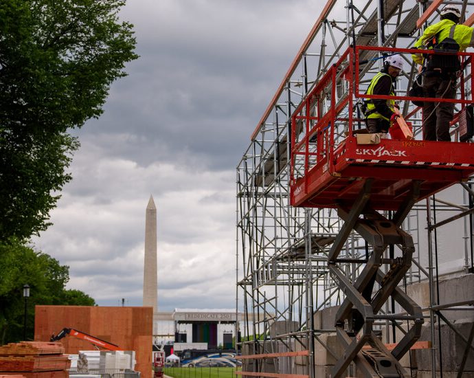 diesel-fuel-spilled-on-national-mall-during-250th-event-setup