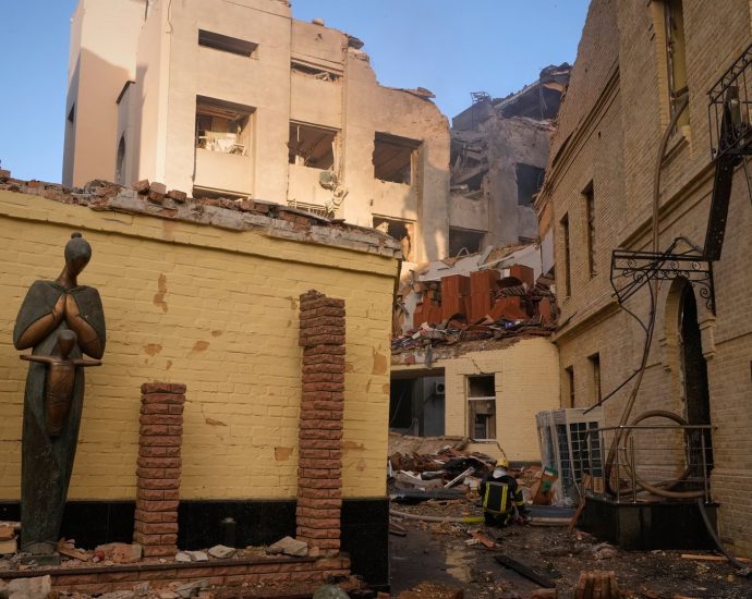 zelenskyy-says-ukraine-needs-more-anti-ballistic-missiles-from-us-in-face-of-deficit,-russian-attacks