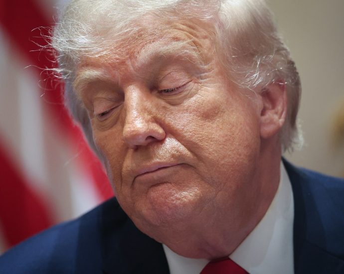 the-traitor-epstein-leaks-worsen-as-maga-cracks-up:-“he-lame-ducked-himself”