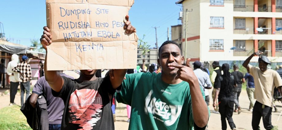 kenyans-protest-ebola-quarantine-centre-for-us-citizens