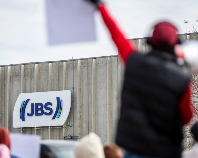 greenpeace-plans-to-sue-jbs-for-its-climate-impacts,-seeks-details-about-major-plans-in-nigeria