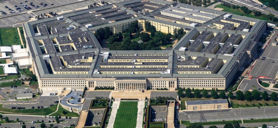 us-defense-department-bars-journalists-from-its-press-office