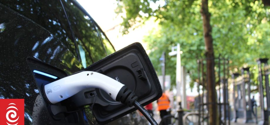 How much more does it cost to insure an electric vehicle?