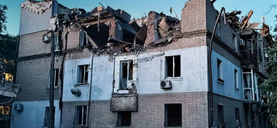 dnipro-rescuer-killed-in-russian-repeat-strike-as-overnight-barrage-hits-seven-ukrainian-oblasts