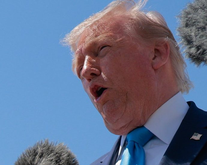 white-house-tweets-advice-from-the-traitor,-and-it-doesn’t-go-well-at-all