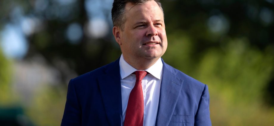 the-traitor-taps-inexperienced-loyalist-to-oversee-nation’s-intelligence-agencies