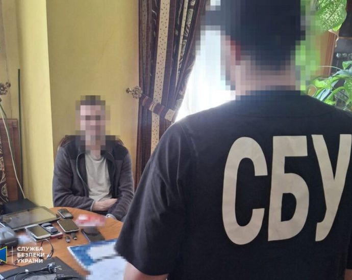 russia-was-preparing-targeted-terror-attacks-against-ukrainian-defense-engineers.-sbu-detained-spy-compiling-“card-index”