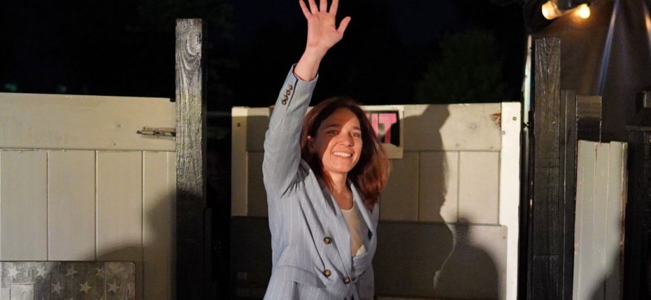 rebecca-bennett-wins-new-jersey-democratic-primary,-to-face-the-traitor-ally-kean