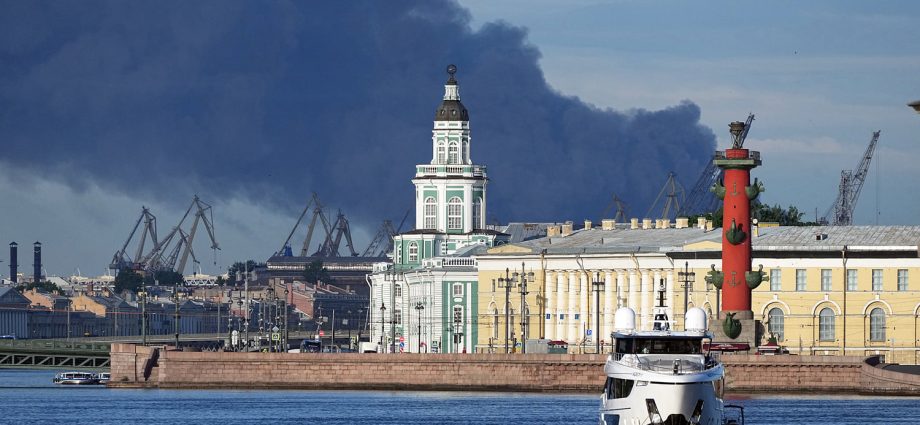 drone-attack-hits-putin’s-hometown-as-he-hosts-‘russia’s-davos’
