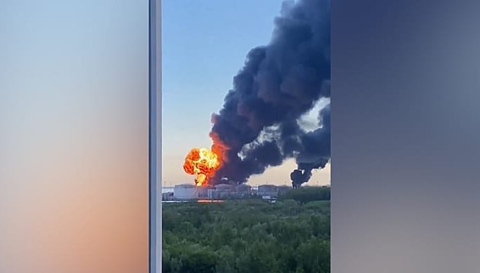 moment-explosion-erupts-at-russian-oil-terminal-in-st.-petersburg-after-ukrainian-drone-attack
