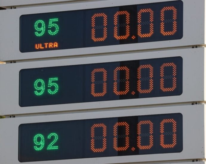 russia’s-gasoline-crisis-spreads-to-st.-petersburg,-belgorod,-kursk,-and-occupied-luhansk-—-40%-of-refining-capacity-is-offline-after-ukrainian-strikes
