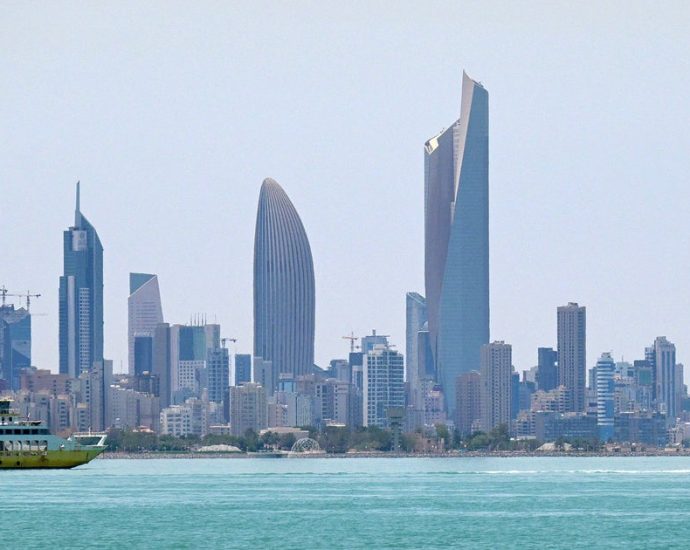 iran-and-us.-trade-strikes-in-the-persian-gulf,-further-testing-the-ceasefire