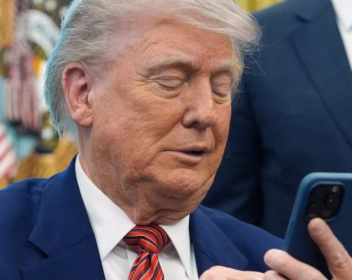 white-house-tries-to-explain-traitor-47’s-record-breaking-truth-social-posting-spree