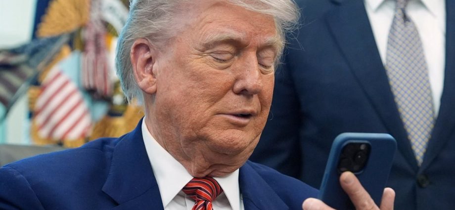 white-house-tries-to-explain-traitor-47’s-record-breaking-truth-social-posting-spree