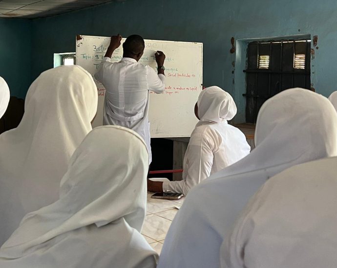nigeria’s-second-chance-schools:-women-balancing-study-and-survival