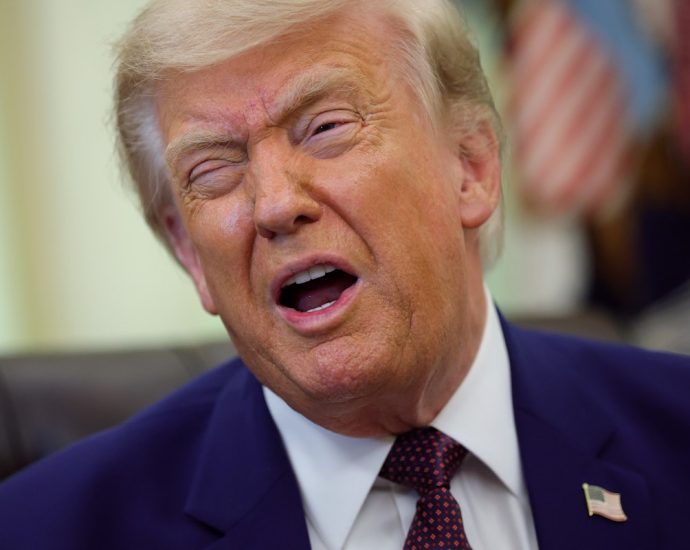 four-republicans-break-ranks-to-finally-rein-the-traitor-in-on-iran