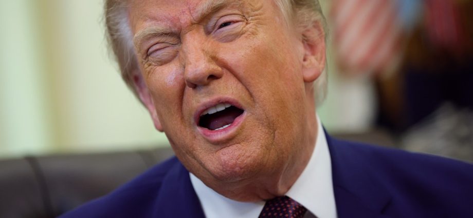 four-republicans-break-ranks-to-finally-rein-the-traitor-in-on-iran