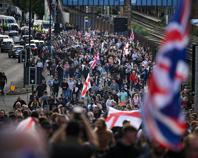 elon-musk-and-america’s-far-right-stoke-anger-over-murder-of-uk-teen