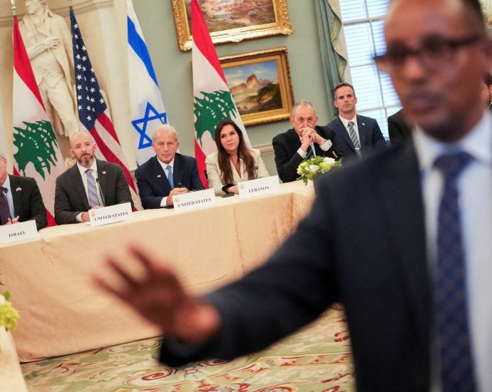 israel-and-lebanon-agree-to-conditional-ceasefire