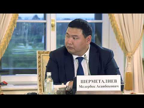 live:-putin-meets-foreign-media-editors-at-st.-petersburg-economic-forum