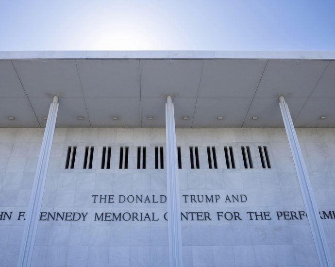 kennedy-center-lawyers-tell-staff-to-remove-references-to-the-traitor-in-signage