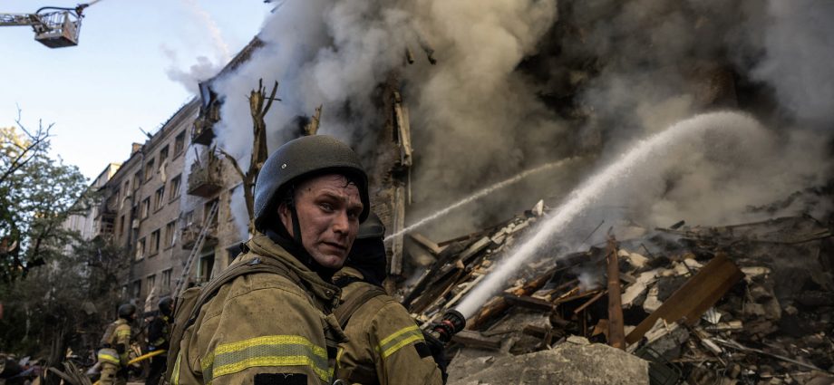 house-passes-ukraine-aid-bill-in-another-gop-rebuke-of-the-traitor’s-foreign-policy