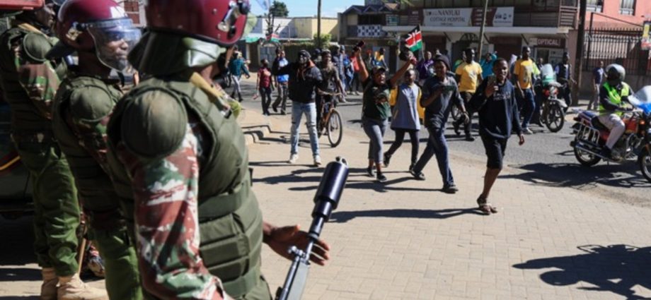 kenyan-president-defends-us-ebola-facility-amid-deadly-protests