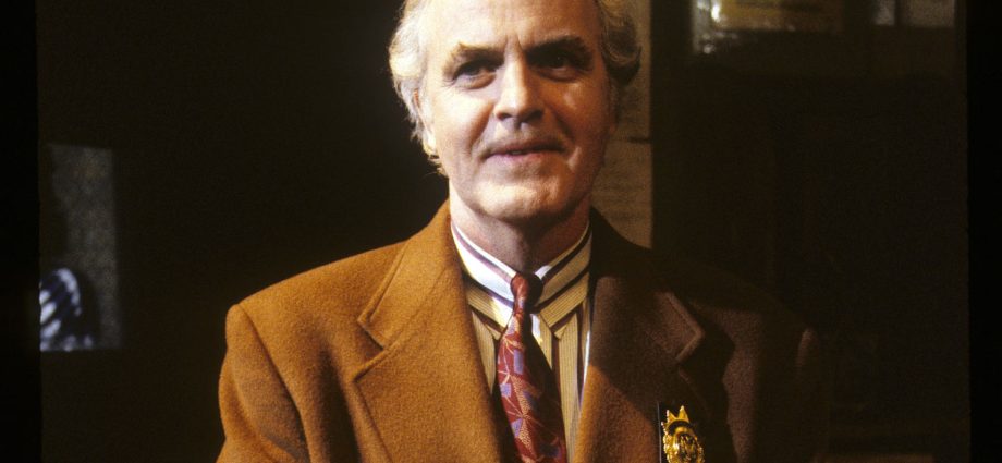 actor-james-handy-stabbed-to-death-in-los-angeles