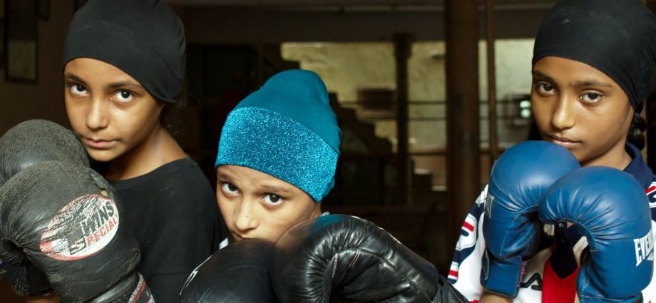 pakistan’s-lyari-defies-bollywood’s-gangland-label-to-rise-as-boxing-haven