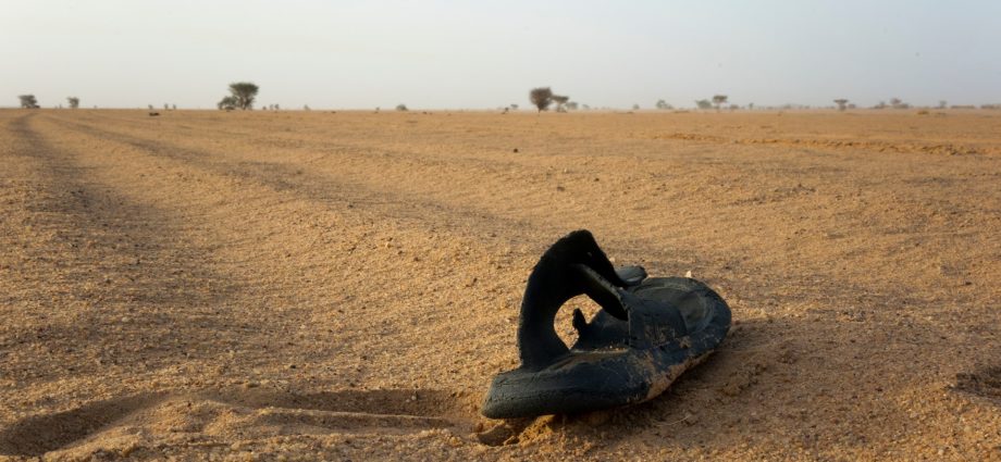 at-least-49-people-die-of-thirst-after-truck-breakdown-in-niger-desert
