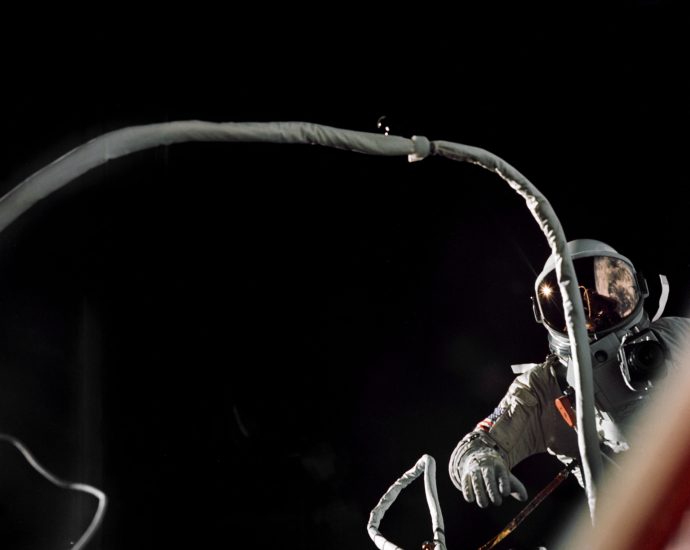 first-steps:-america’s-grueling-second-spacewalk