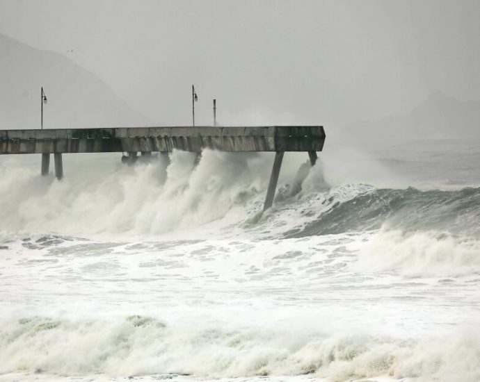pacifica-pier-cracks;-another-coastal-casualty-as-seas-continue-to-rise