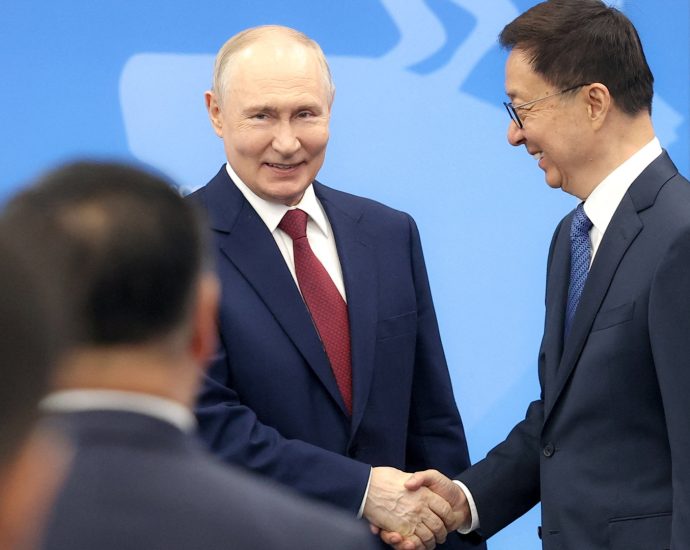 zelenskyy:-putin-choosing-war-by-rejecting-offer-for-in-person-talks