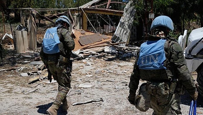 lebanon:-un-clears-debris-in-dibbine-after-israeli-withdrawal