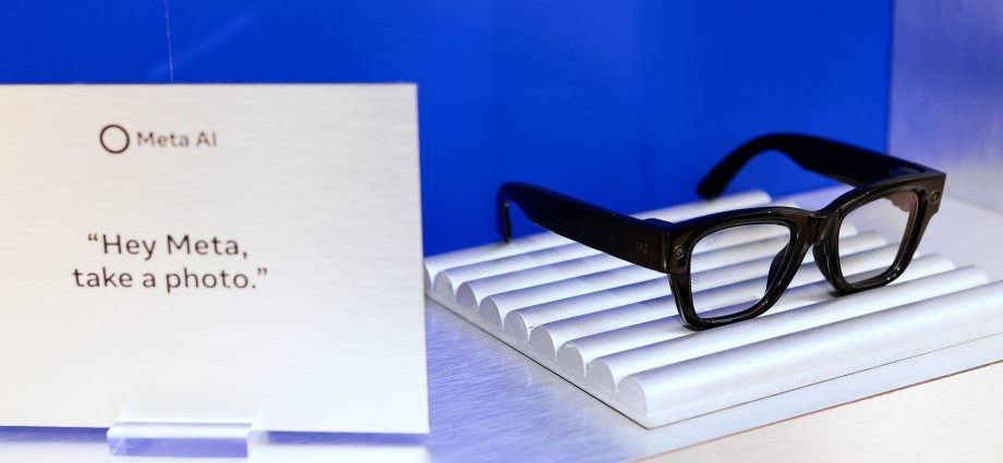 meta-adds-facial-recognition-code-for-its-smart-glasses-without-telling-anyone