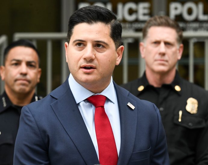 doj-investigates-california-for-“voter-fraud”-in-middle-of-election