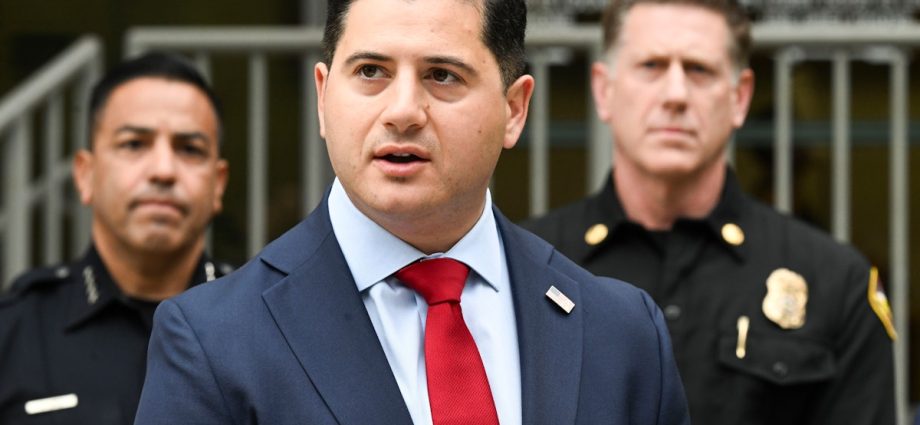 doj-investigates-california-for-“voter-fraud”-in-middle-of-election