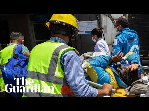 sherpa-found-alive-after-vanishing-on-mount-everest-almost-a-week-earlier