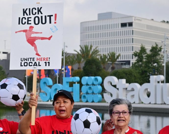 stadium-workers-authorize-strike-ahead-of-the-world-cup