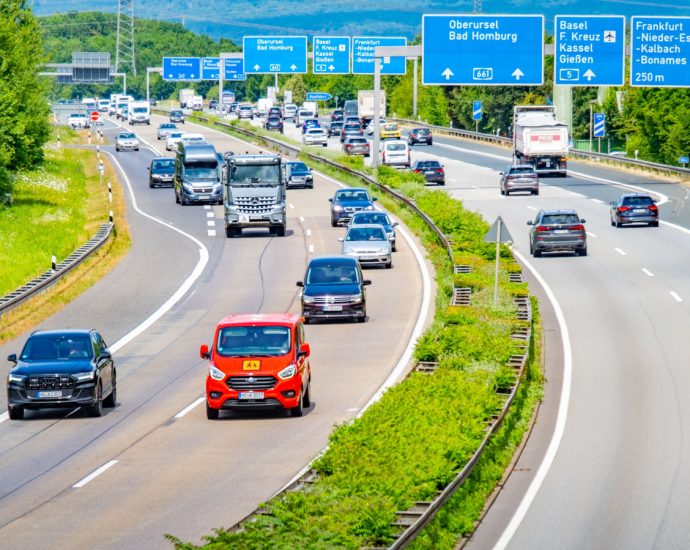 These Common US Driving Habits Could Get You A Ticket In Europe