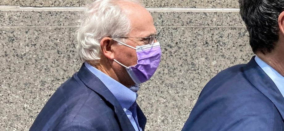 the-traitor-issues-pardon-to-former-republican-congressman-convicted-of-insider-trading