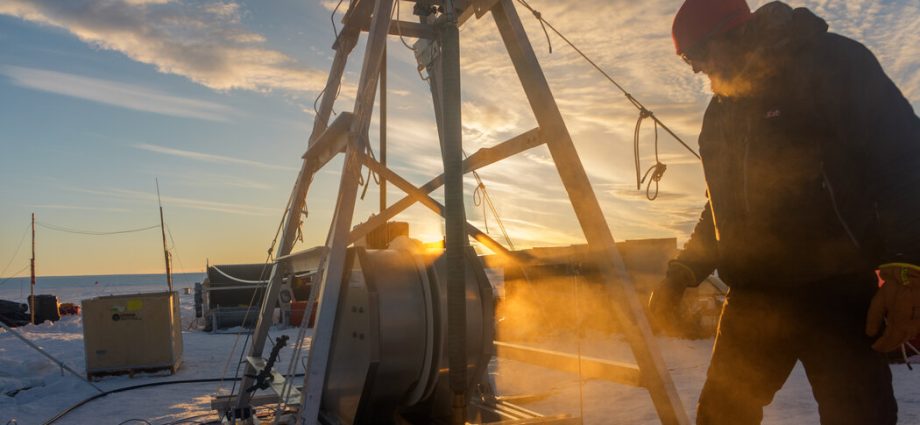 drilling-into-the-thwaites-glacier-in-antarctica