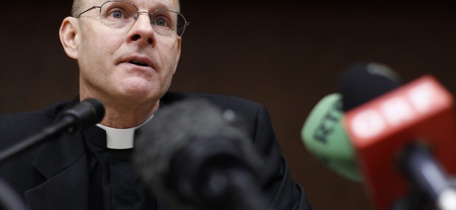 catholic-church-removes-exorcist,-says-ufo-claims-‘gravely-undermine’-teachings