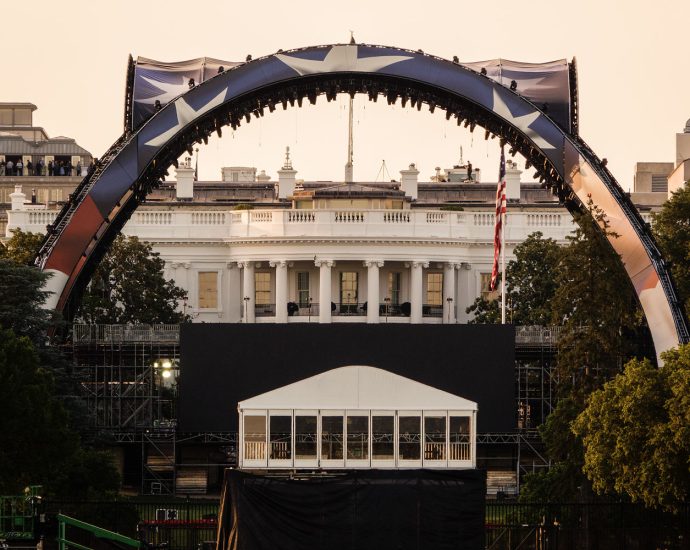 federal-lawsuit-aims-to-stop-ufc-event-on-the-white-house-south-lawn