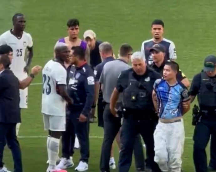 ohio-police-drag-away-football-pitch-invader-in-pre-world-cup-friendly